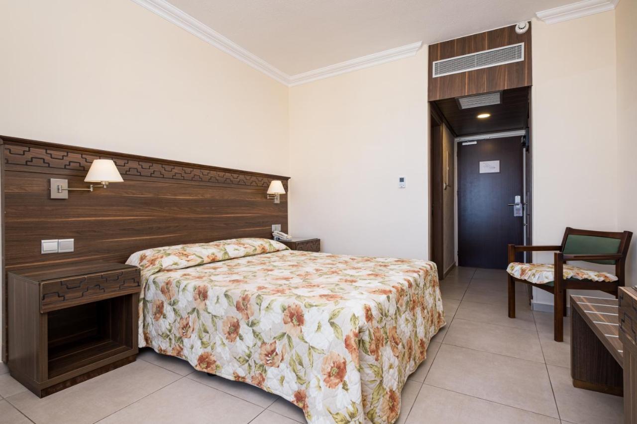Anais Bay Hotel Protarász Kültér fotó