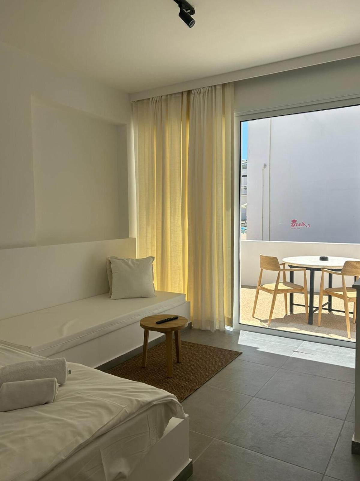 Anais Bay Hotel Protarász Kültér fotó